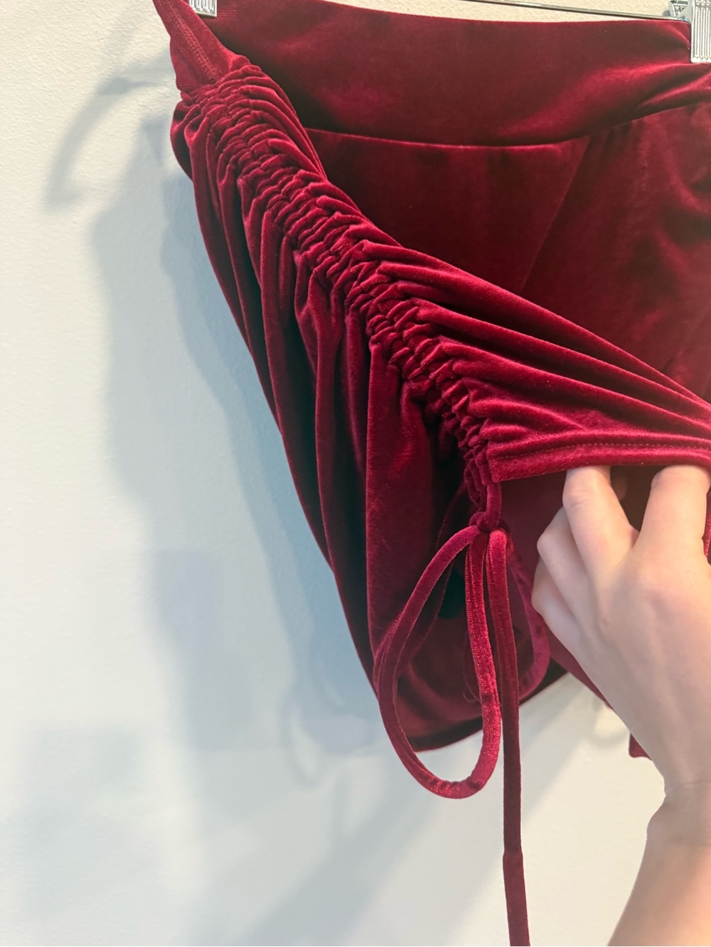 HALARA Red Velvet Ruched Mini Skirt - Picture 2 of 8